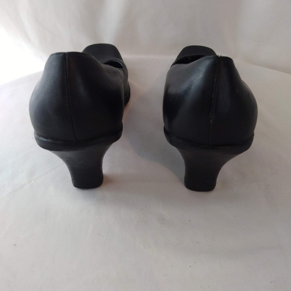 Kenneth Cole Reaction Black Leather Pump - Picture 7 of 10